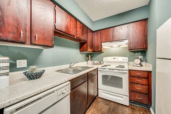 The park at wintergreen apartments | desoto, tx | kitchen